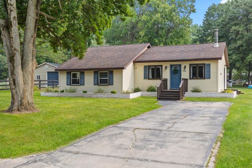 7409 Park Pl, Mecosta, MI, 49332-9610 | Card Image