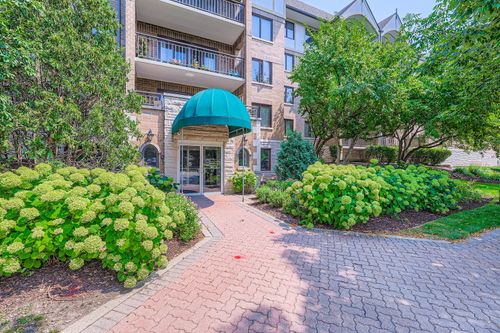 apt-302-5 S Pine St, Mount Prospect, IL, 60056-3144 | Card Image