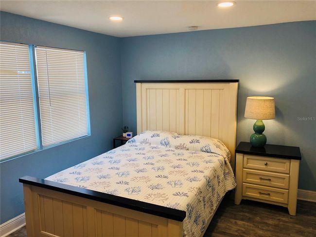 In-Law suite bedroom | Image 15