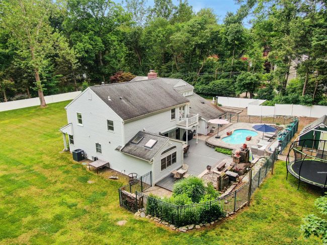 10 Old Kings Hwy, House other with 6 bedrooms, 4 bathrooms and 4 parking in Norwalk CT | Image 28