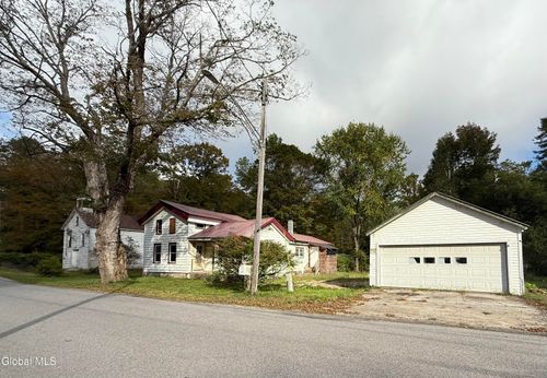 738 Old State Rd, Johnstown, NY, 12095-4748 | Card Image