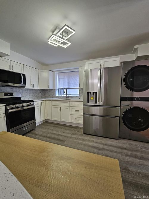 1259 E 68th St, Brooklyn, NY, 11234-5528 | Card Image