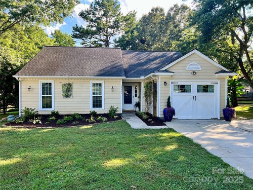 13942 Dannemara Dr, Pineville, NC, 28134-9347 | Card Image