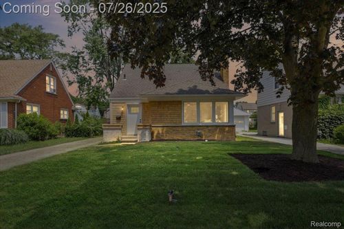 1808 W 12 Mile Rd, Royal Oak, MI, 48073-3905 | Card Image