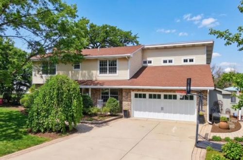 3909 Forest Ave, Downers Grove, IL, 60515-2066 | Card Image