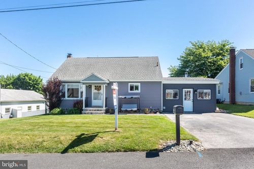 22 Pleasant View Dr, HANOVER, PA, 17331-8855 | Card Image