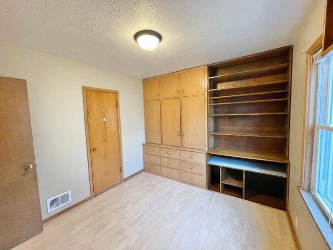 421 W Van Dusen St, House other with 5 bedrooms, 2 bathrooms and null parking in Springfield MN | Image 27