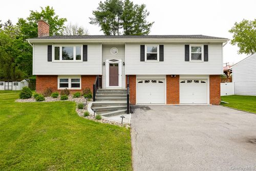 51 Carriage Hill Ln, Poughkeepsie, NY, 12603-4233 | Card Image
