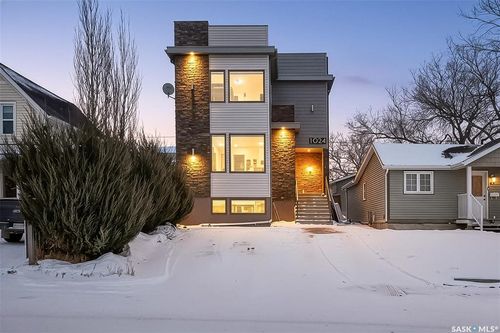 1024 Hochelaga Street W, Moose Jaw, SK, S6H2H9 | Card Image