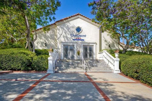 apt-300-730 Breeze Hill Rd, Vista, CA, 92081-4318 | Card Image