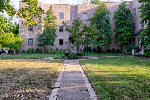 unit-3-2126 Village Dr, Louisville, KY, 40205-1940 | Card Image