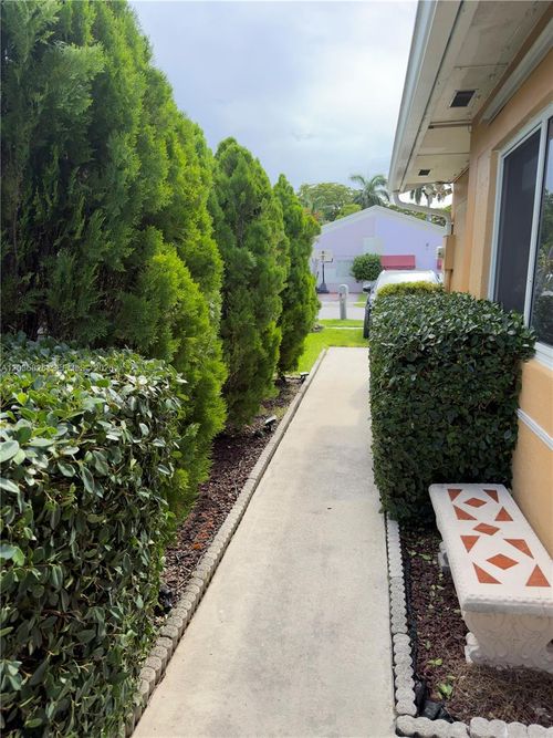 9623 Sw 146th Pl, Miami, FL, 33186-6914 | Card Image