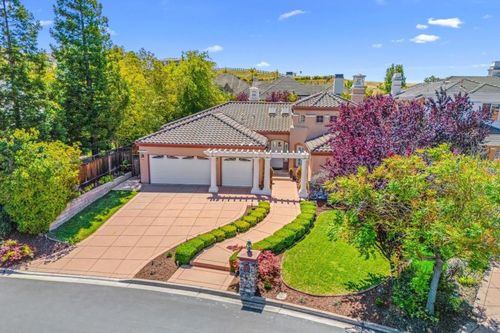 5581 Arezzo Dr, San Jose, CA, 95138-2204 | Card Image