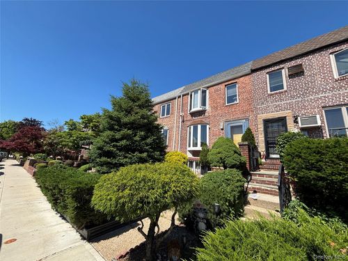 6361 76th St, Middle Village, NY, 11379-1301 | Card Image