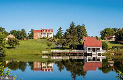 15158 Berlin Tpke, HILLSBORO, VA, 20132-3700 | Card Image