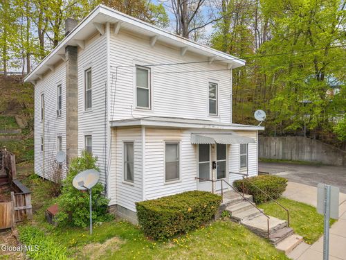 39 Fair St, Oneonta, NY, 13820-2658 | Card Image