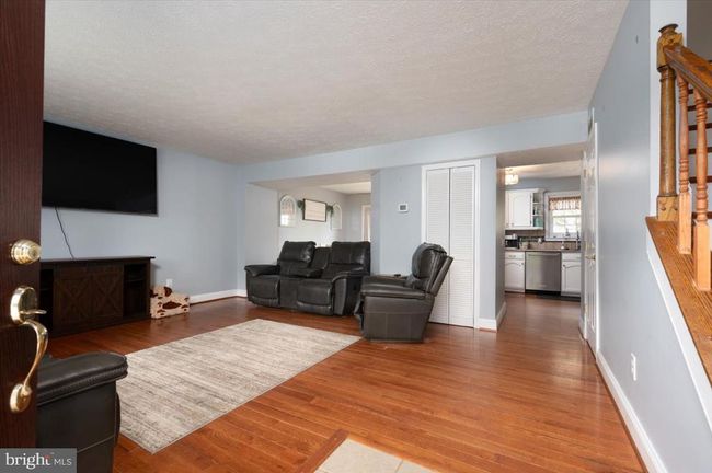 8563 Kim Marie Ct, House other with 3 bedrooms, 2 bathrooms and null parking in PASADENA MD | Image 5