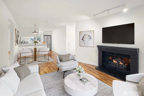 b206-14006 NE Ne 181st Pl, Woodinville, WA, 98072-8541 | Card Image