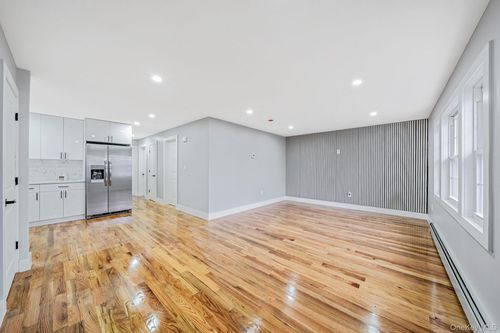 21407 110th Ave, Queens Village, NY, 11429-1906 | Card Image