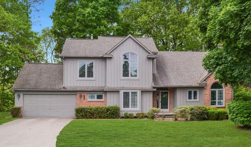 37695 Burton Dr, Farmington Hills, MI, 48331-3066 | Card Image