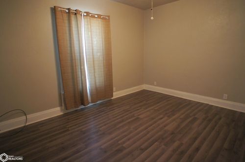 1116 Bank St, Webster City, IA, 50595-1906 | Card Image