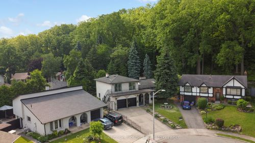 38 Palm Crt, Stoney Creek, ON, L8G2T7 | Card Image