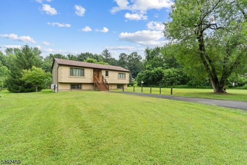 9 Old Rudetown Rd, Vernon, NJ, 07462-3467 | Card Image