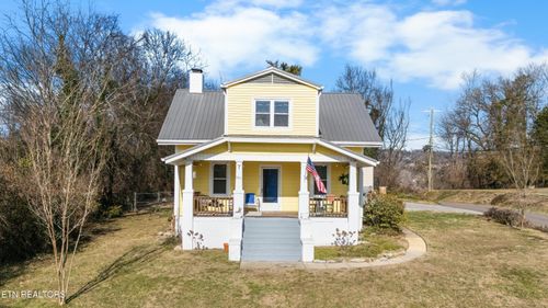 2411 Highland Dr, Knoxville, TN, 37918-2353 | Card Image