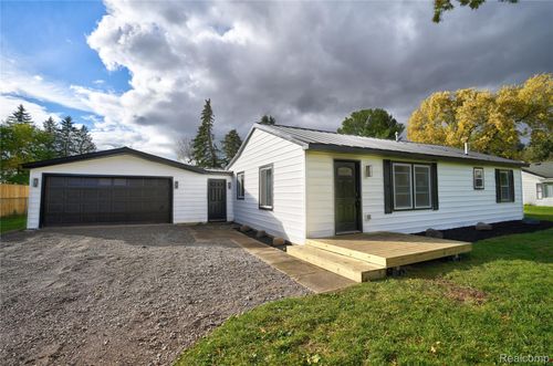 1445 N Seymour Rd, Flushing, MI, 48433-9448 | Card Image