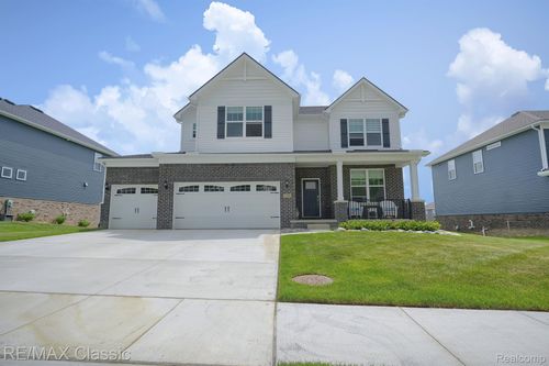 2785 Trillium Hills Dr, Commerce Twp, MI, 48382-2284 | Card Image
