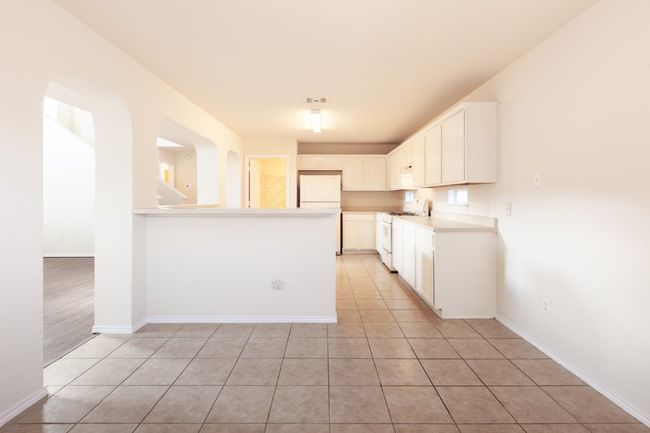 494 Sampson, House other with 4 bedrooms, 3 bathrooms and 4 parking in Kyle TX | Image 12