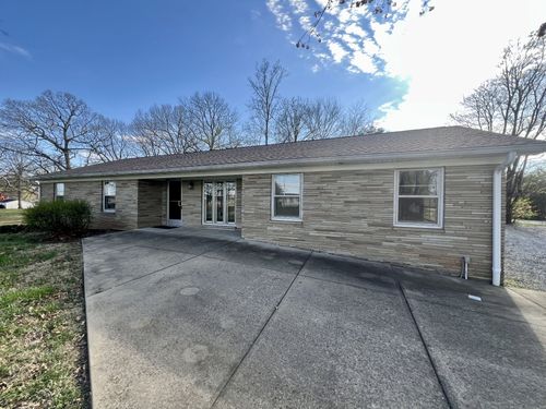 658 N Broadway, Portland, TN, 37148-2029 | Card Image