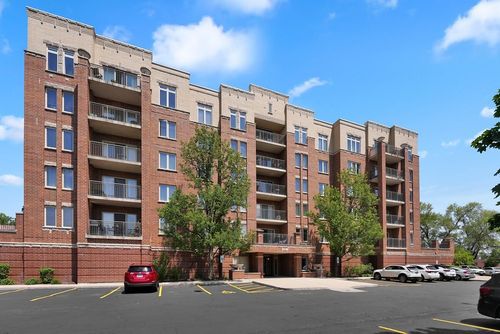 404-635 Perrie Dr, Elk Grove Village, IL, 60007-7907 | Card Image