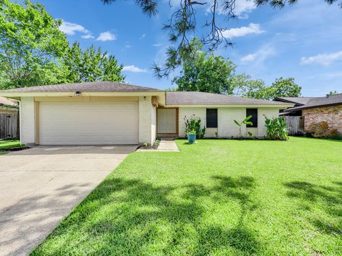 16811 Stardale Ln, Friendswood, TX, 77546-4242 | Card Image
