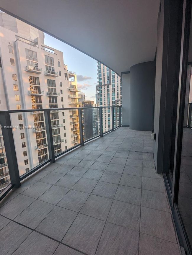 3103 - 1000 Brickell Plz, Condo with 1 bedrooms, 1 bathrooms and null parking in Miami FL | Image 79