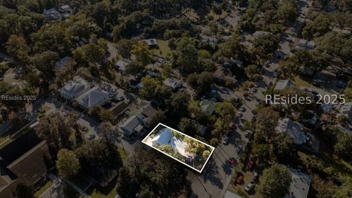 8 Church St, Bluffton, SC, 29910-7027 | Card Image