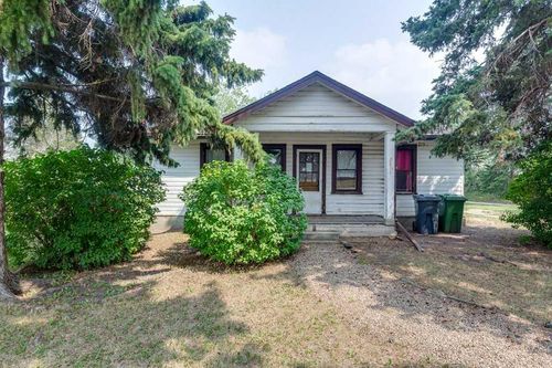 5611 51 St, Rimbey, AB, T0C0C2 | Card Image