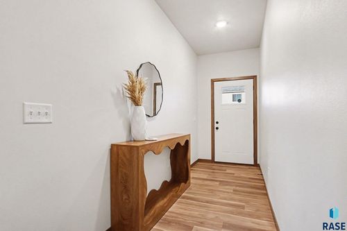 5703 E Avett Pl Place, Sioux Falls, SD, 57108 | Card Image