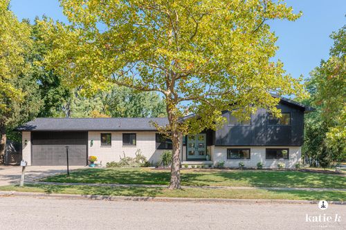 2200 Rolling Hills Dr Se, Grand Rapids, MI, 49546-7806 | Card Image
