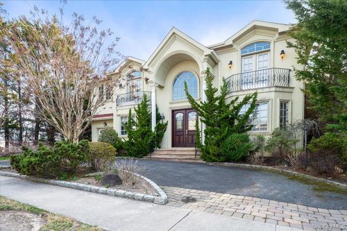 70 Lewis Ave, Atlantic Beach, NY, 11509-1409 | Card Image