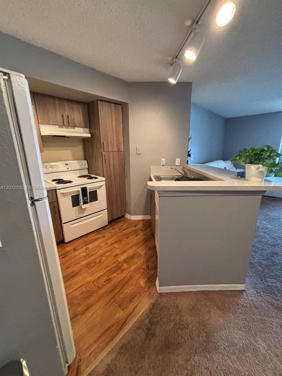 Residential Lease in Sunrise 2