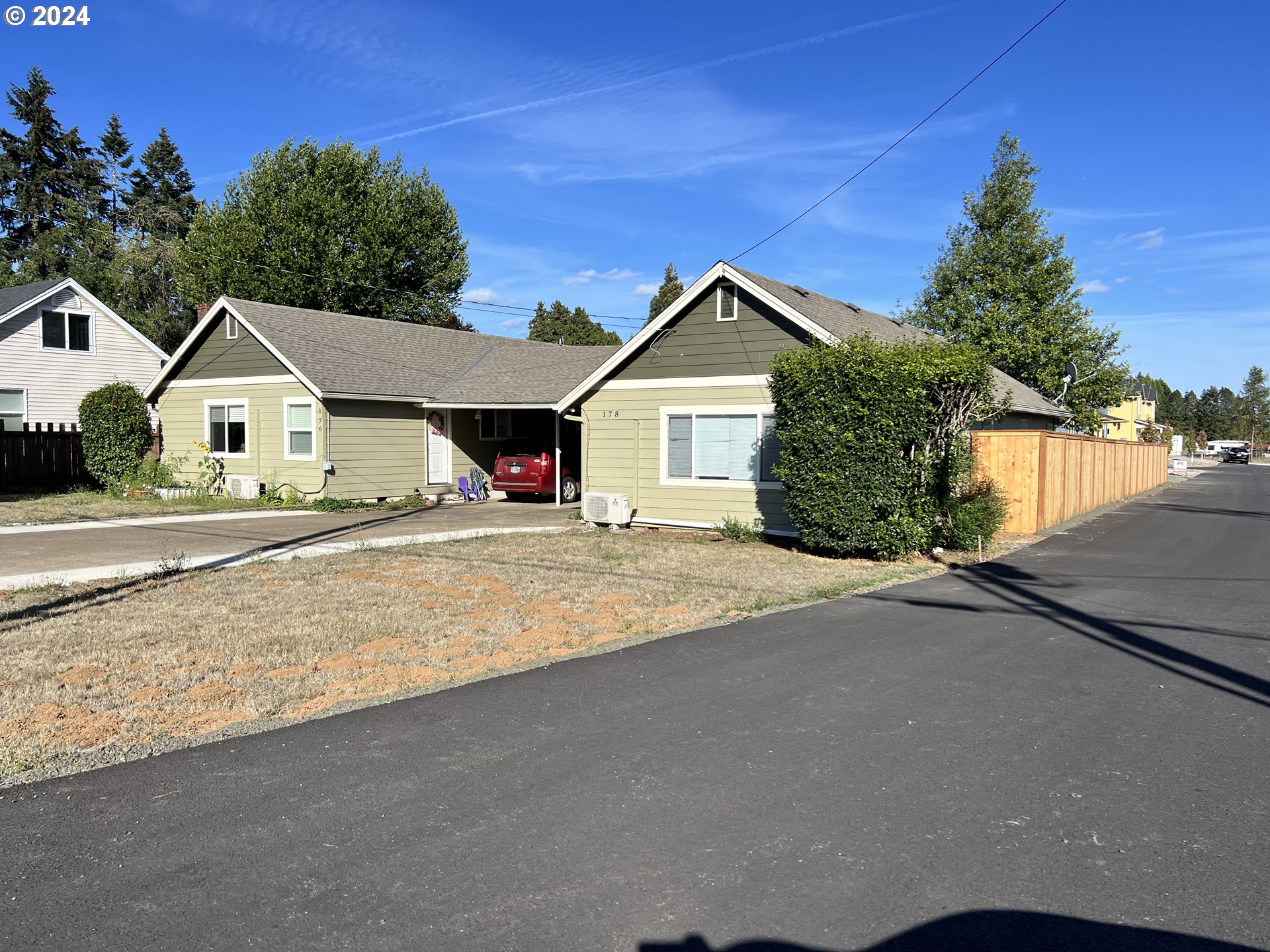 Lacreole Dr, Dallas, OR 97338