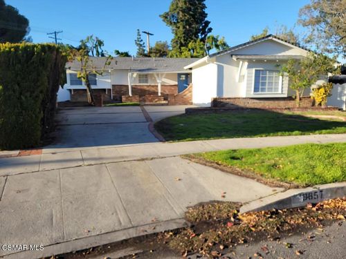 19857 Leadwell St, Winnetka, CA, 91306-3024 | Card Image