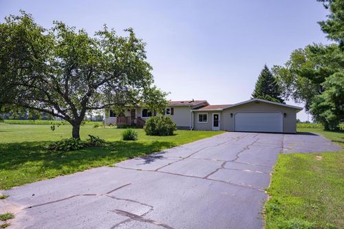 W5819 50th Ct, Mauston, WI, 53948-9427 | Card Image