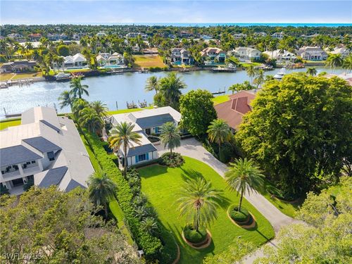 1060 Galleon Dr, NAPLES, FL, 34102-7706 | Card Image