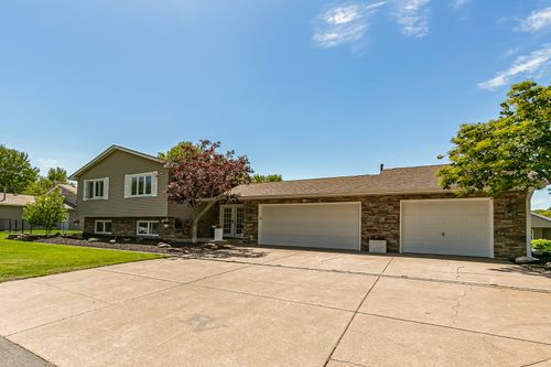 3530 E Harbor Dr, Bettendorf, IA, 52722-5506 | Card Image