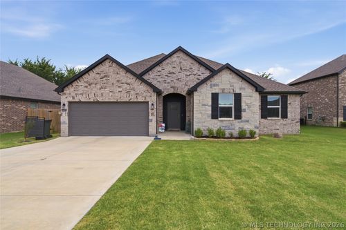 4207 W 4th St, Skiatook, OK, 74070-6106 | Card Image