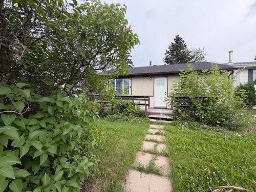 10408 96 St, Grande Prairie, AB, T8V1Z9 | Card Image
