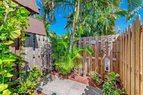b-3530 Gardens East Dr, Palm Beach Gardens, FL, 33410-5722 | Card Image