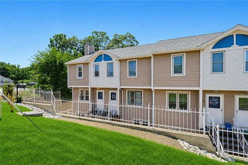 3399 Post Rd, Warwick, RI, 02886-7100 | Card Image